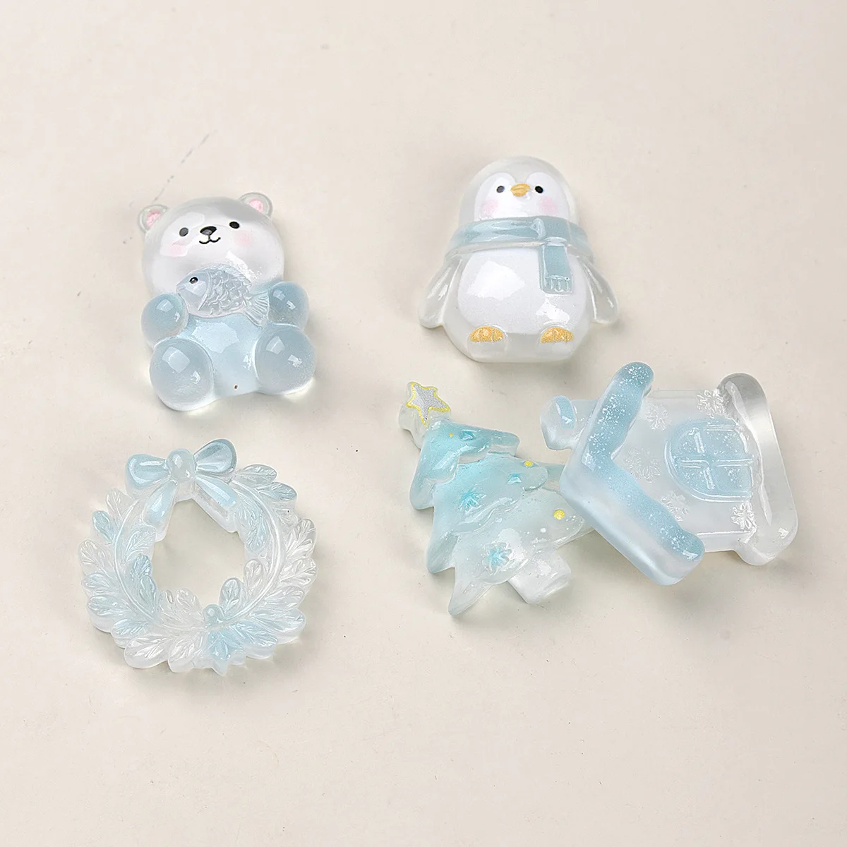 100pcs Kawaii Cartoon Christmas Tree Bear Penguins Resin Flatback Cabochon DIY for Phone Case Hairpin Keychain Earring Scrapbook