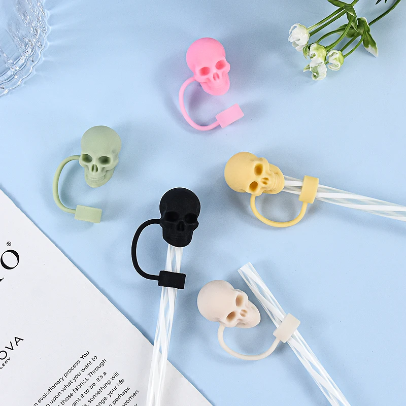 

5PCS Halloween Silicone Skull Straw Stoppers Drinking Dust Cap Splash Proof Straw Caps Halloween Party Supplies Cup Accessary