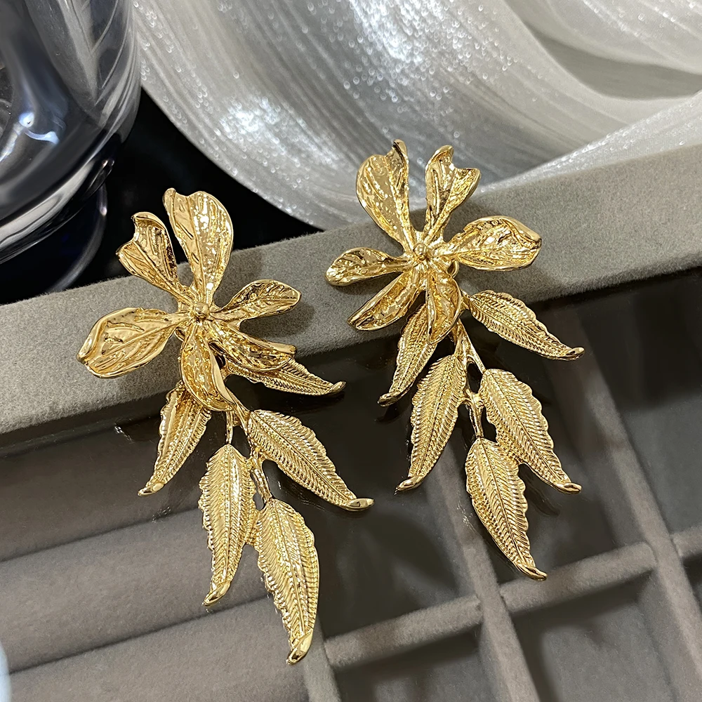 Vintage Gold Color Earrings For Women Statement Flowers Delicate Leaves Style Metal Long Earring Fashion Jewelry Party Gift