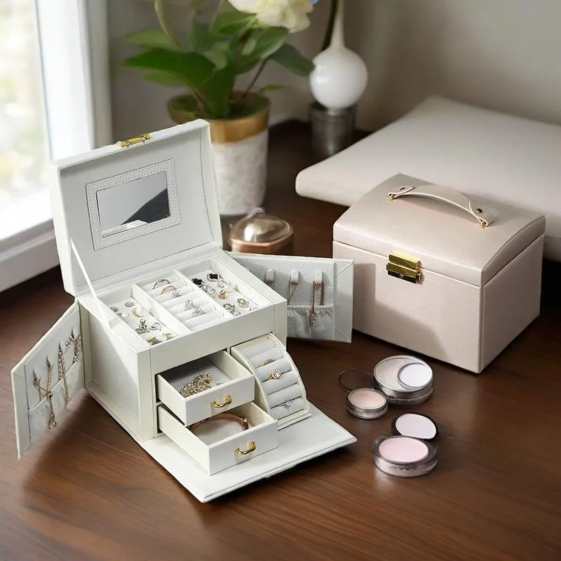 

Шкатулка для украшений большой вместимости с зеркалом, для хранения колец, серег, ожерелий.