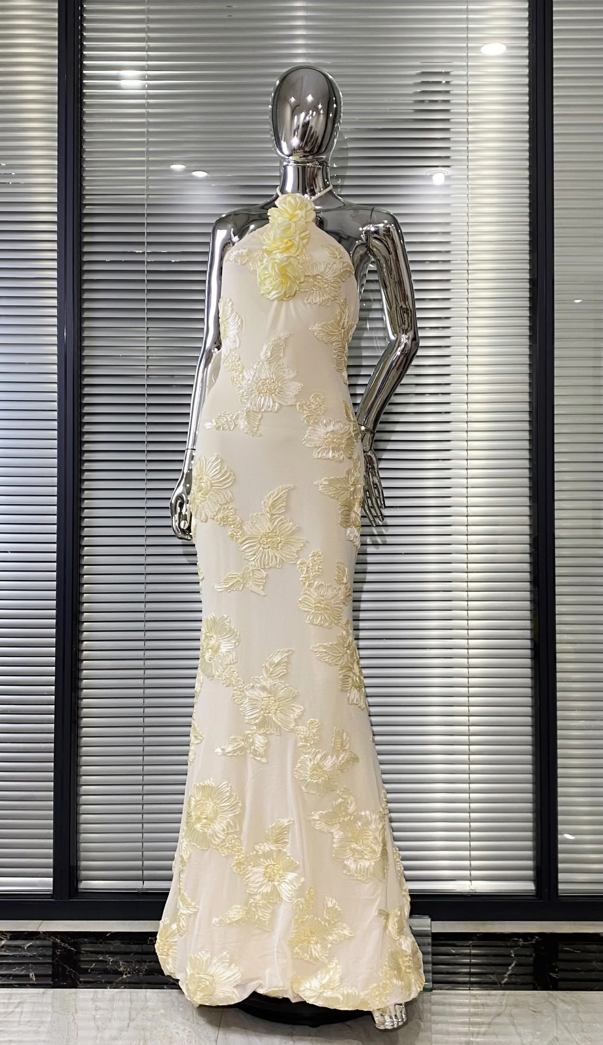 Delicatezza giallo chiaro Fiori jacquard Abito senza maniche alla caviglia con scollo all'americana Abito da sera per celebrità Abito da donna Voaction