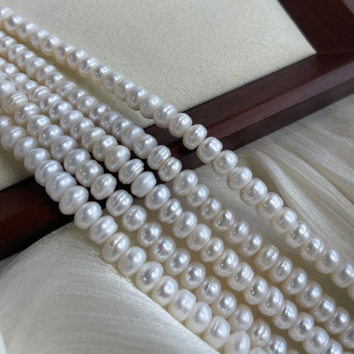 لؤلؤ المياه العذبة الطبيعية على البخار الخبز اللؤلؤ 8-9 مللي متر لصنع المجوهرات سوار ذاتي الصنع أقراط قلادة الإكسسوار