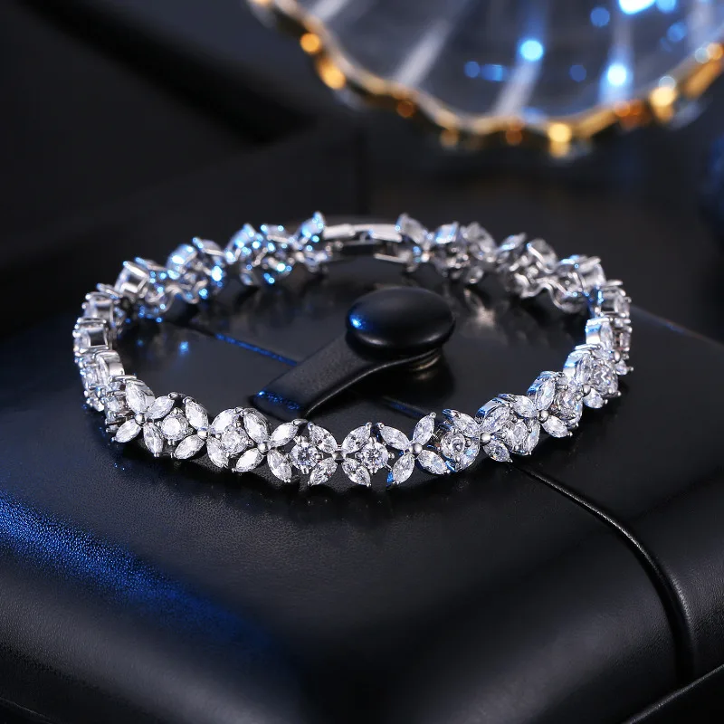 Charm Flower Carbon Diamond Bracelet 14K White Gold Wedding Bangle Bracelets For Women Bridal Engagement Jewelry Gift