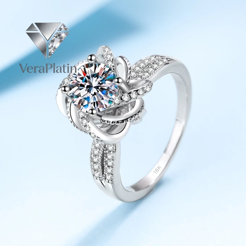 

ВераПлатин Дизайнерское ювелирное украшение: обручальное кольцо «Спиральная роза» для девушек, 18-каратное белое золото, муассанит VVS1 D цвета, 0.5 карата, подарок на день рождения