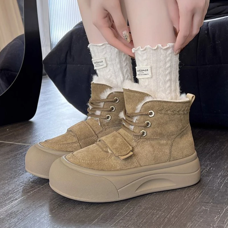 حذاء من الجلد للنساء الشقق عادية الجلد المدبوغ أحذية دافئة موضة جديدة الشتاء الثلوج الأحذية 2025 دافئ مصمم القطن بوتاس الفقرة Mujer #1