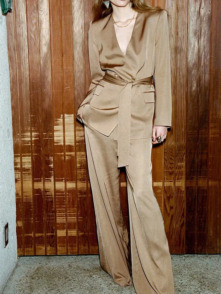 Nouveau automne femmes Costume décontracté Jaet avec épaulettes pantalon à jambes larges Costume de scène ethnique coupe ample tendance