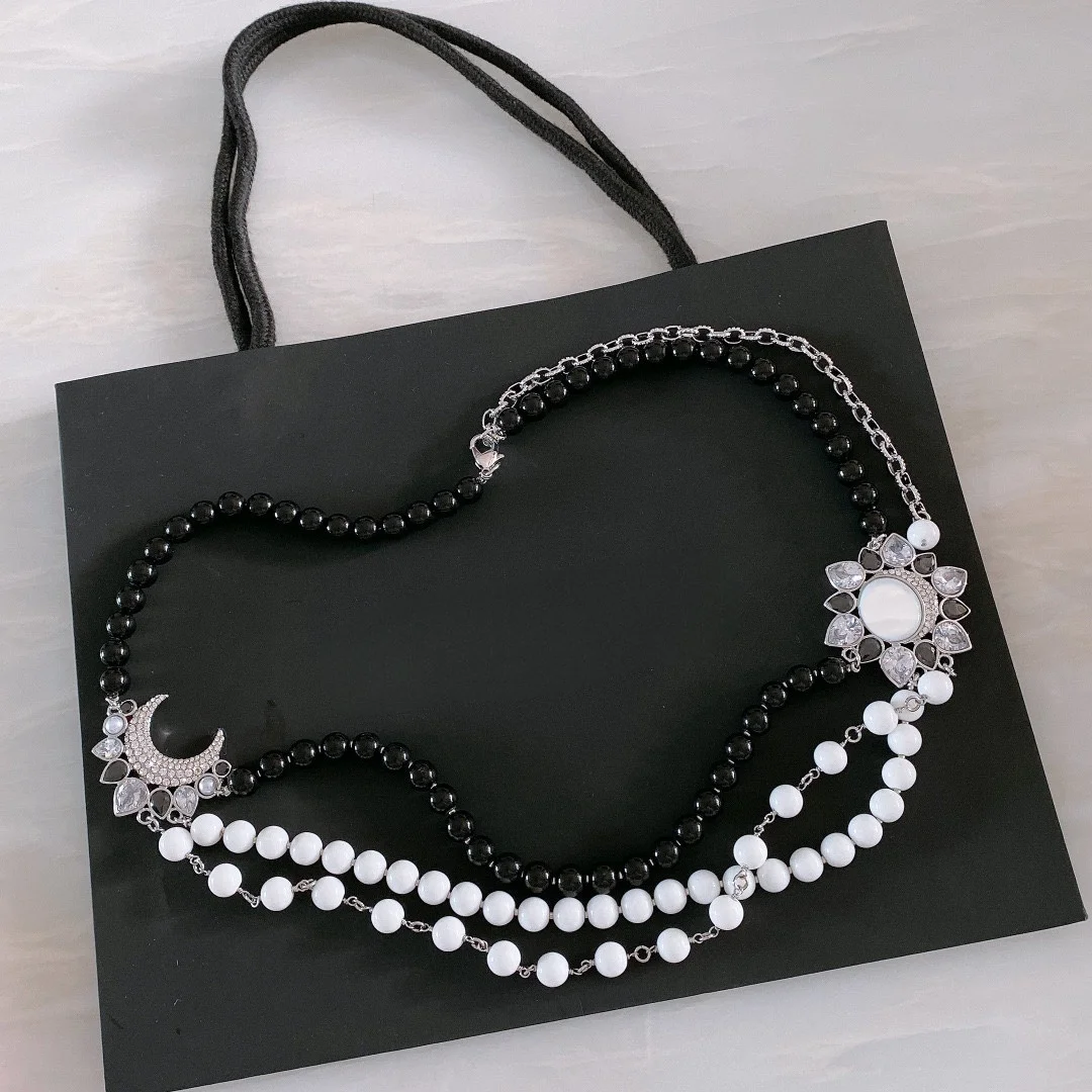 

Fashion brand black and white pearl rhinestones brass metal delicate waist chain