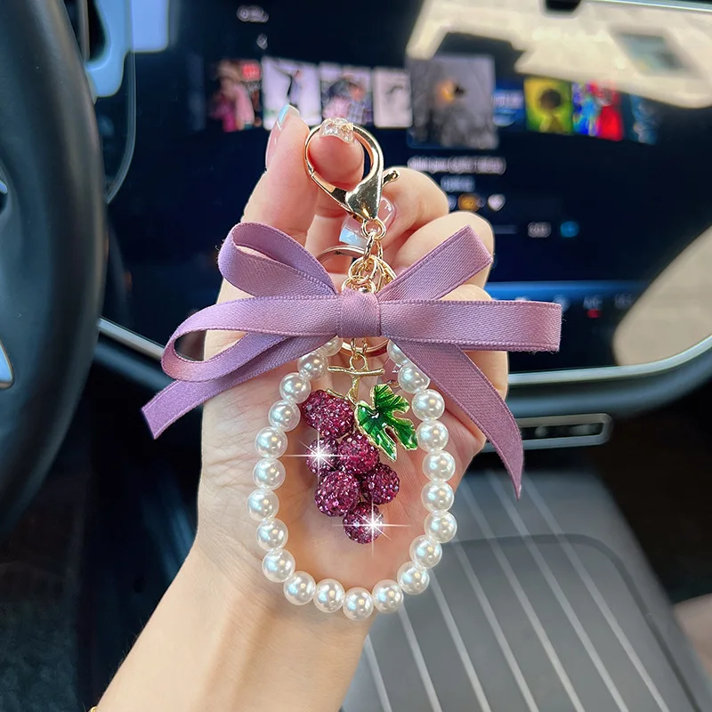 Creative  Knot Clay Grape Car Keychain Fashionable New Fruit Bag Accessory Try It out as a Pouch Hanging Ornament