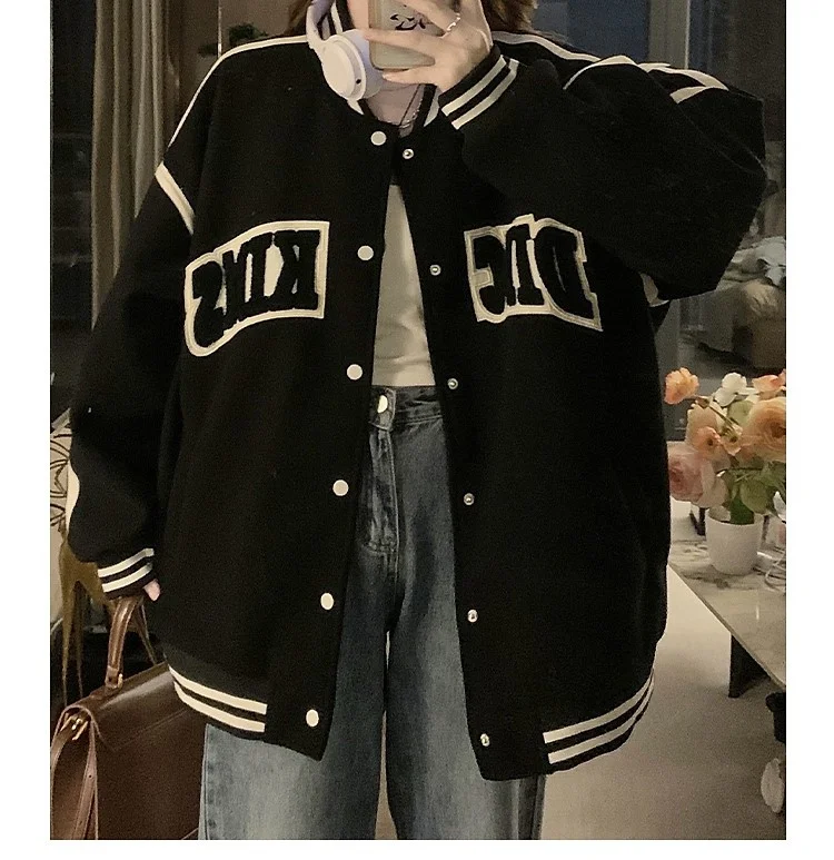 

Бейсбольная куртка женская с меховым воротником, винтажная, свободного кроя, на шнуровке, с круглым вырезом, повседневная, в стиле ретро