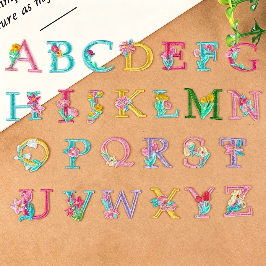 Juego de 26 Parches Bordados con Letras Florales de la A a la Z, Parches Autoadhesivos para Decoración de Ropa y Bolsos