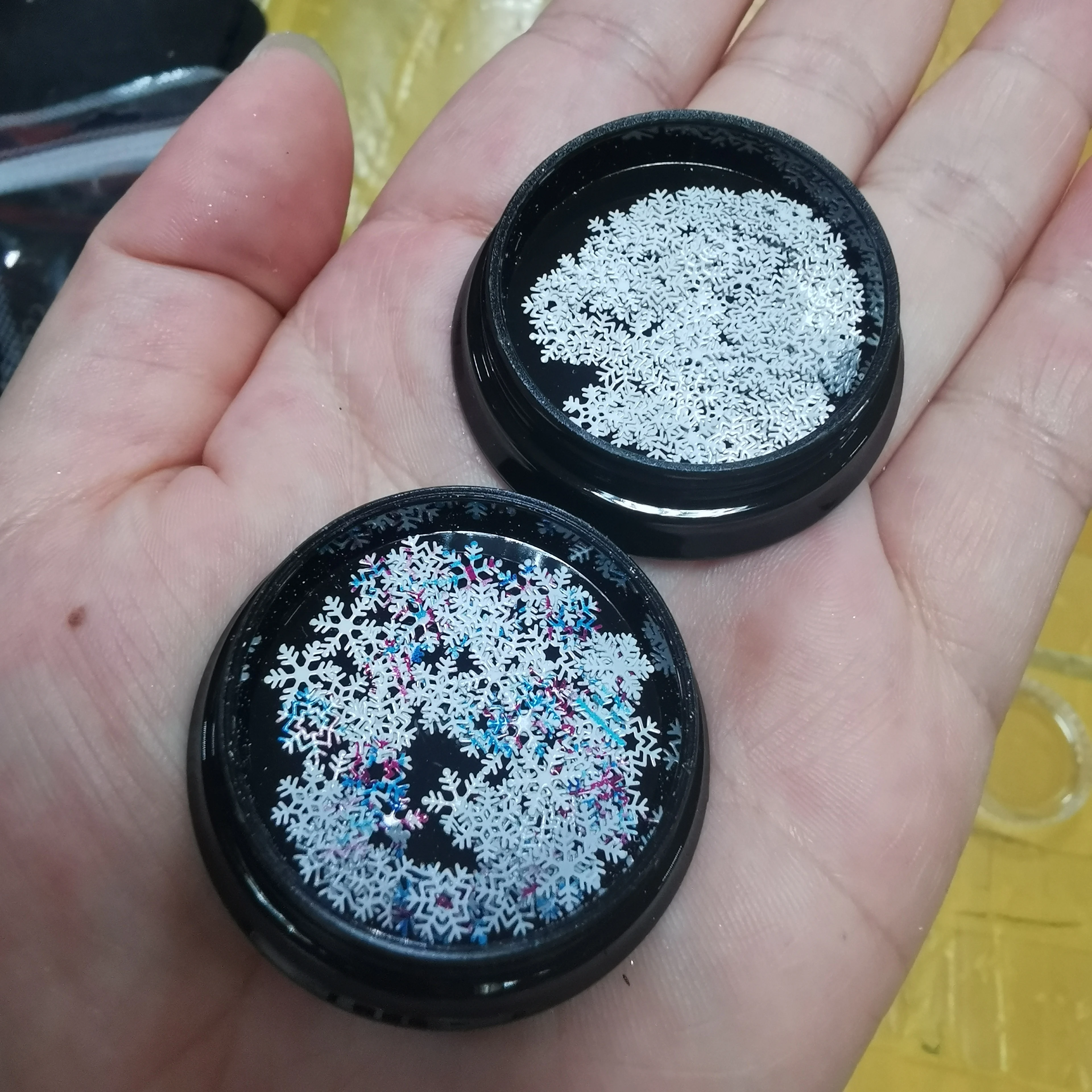 3D Natale Lega Fiocco di neve Paillettes per unghie Inverno Natale Fiocchi di metallo dorato Decorazione per unghie Capodanno fai da te Accessorio per unghie lucido