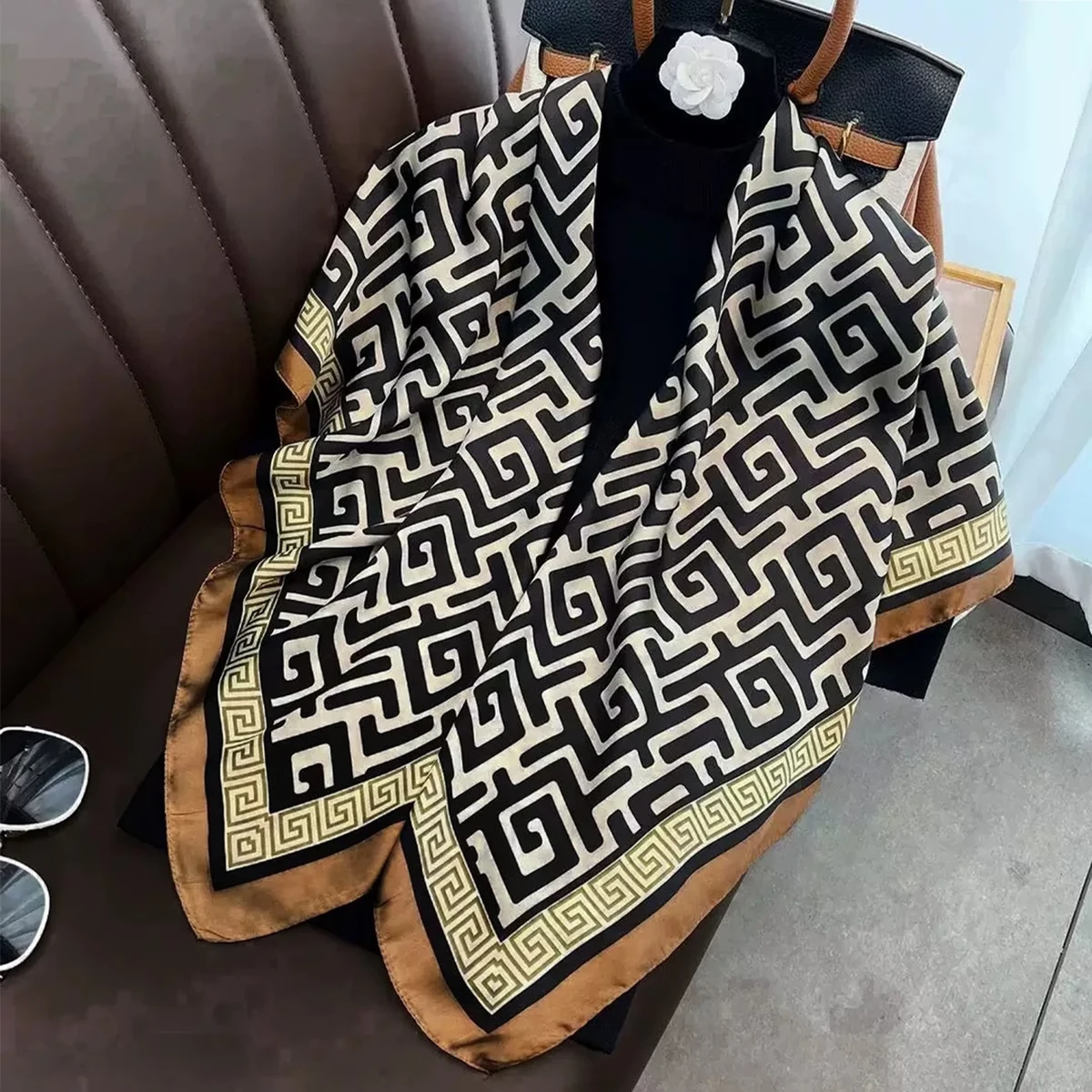 

Новый женский шелковый квадратный шарф 110*110 см, хиджаб, женский дизайн, шаль с принтом, платок, пляжные солнцезащитные повязки на голову, бандана, 2025