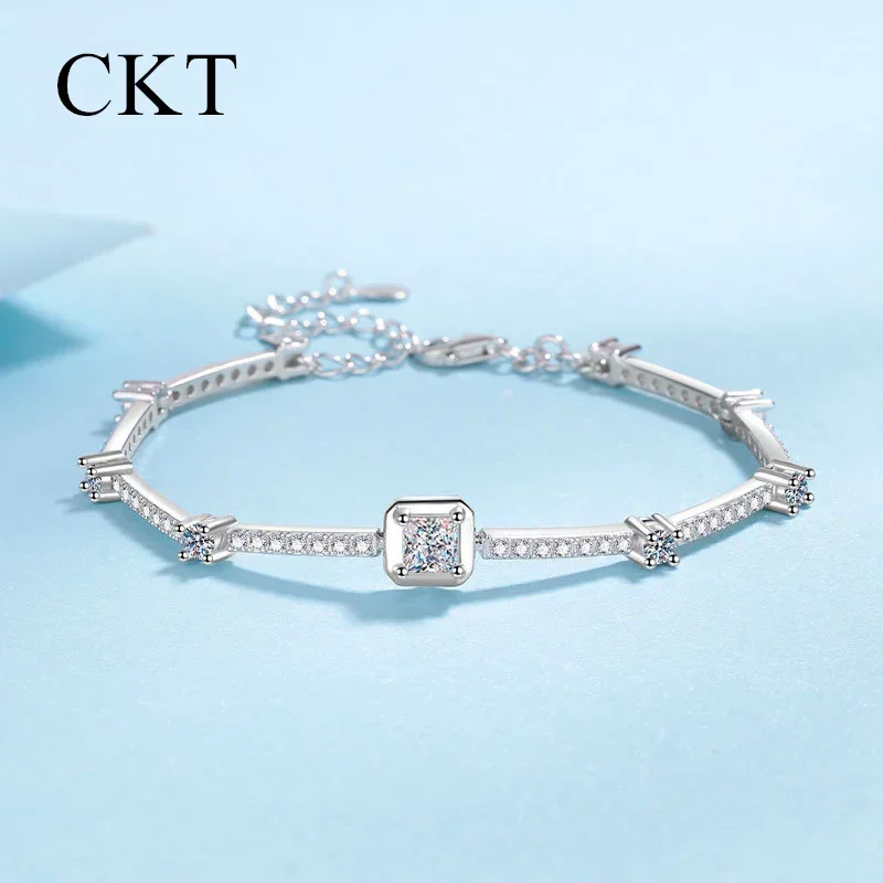 18K White Gold Light Luxury Platinum Pt950 Style Simple Niche Square Gift Girlfriend 1.88ct Moissanite Bracelet Fine Jewelry