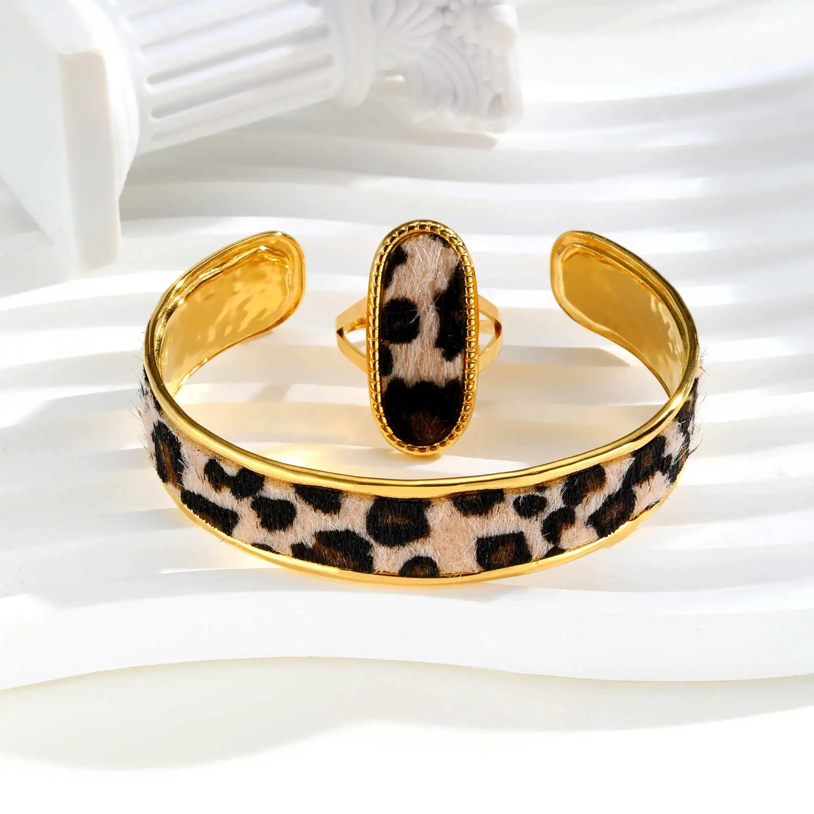 Fashion Plush Leopard Print Wide Bracelet For Women, 18K Gold Color Stainless Steel Opening Bangle, Charm Luxury Jewelry