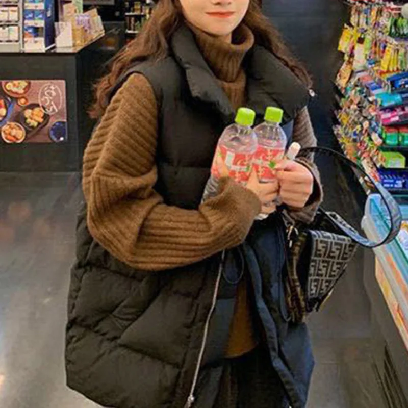 المرأة بطة أسفل سترة خفيفة الوزن أكمام سترة منفوخة قصيرة الوقوف طوق الشتاء صدرية امرأة ملابس خارجية عصرية VT-350