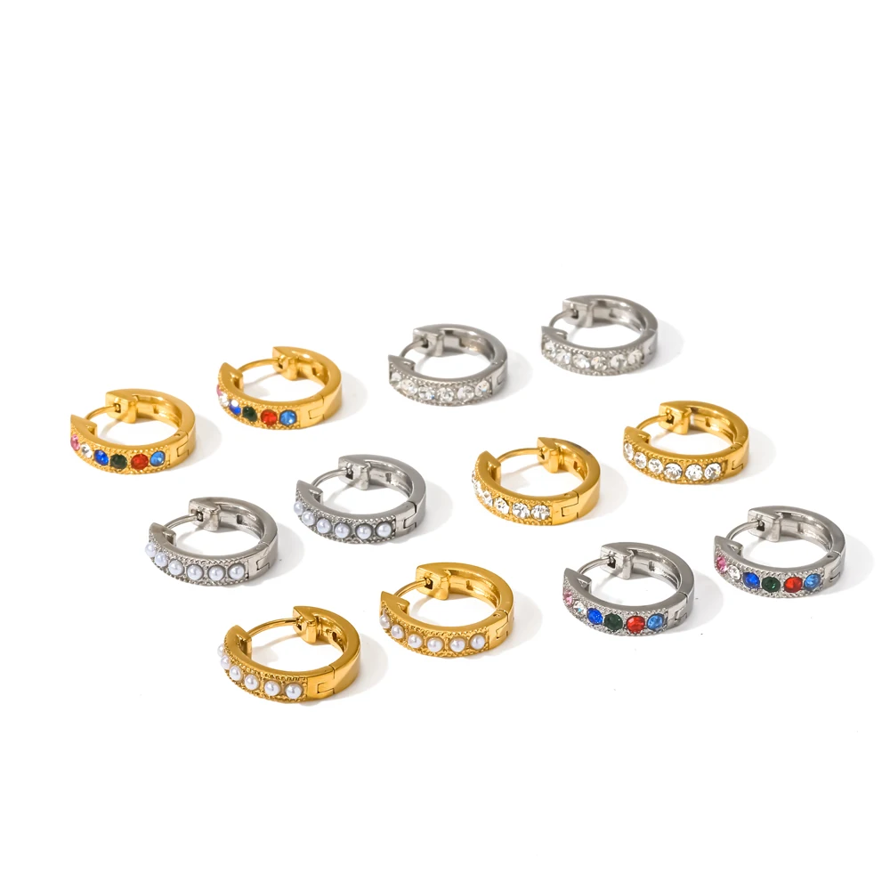 Klassische Edelstahl-Cubic-Zirkonia-Huggie-Creolen für Damen, wasserfest, hypoallergen, Modeschmuck – Detail 4