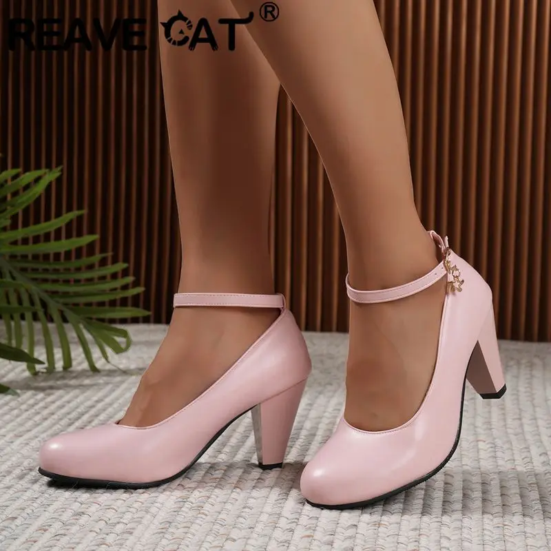 

REAVE CAT 2025 Новые милые женские туфли-лодочки с круглым носком и блочным каблуком 8 см с пряжкой и ремешком Большие размеры 46 47 48 Модная обувь Мэри Джейн Весна