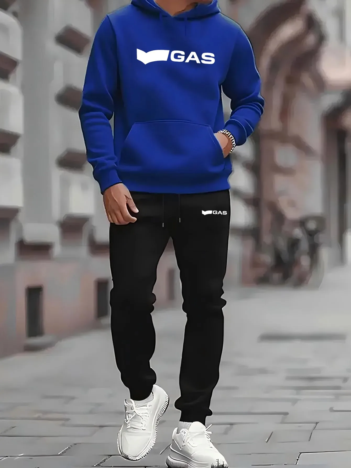 Рисунок 4 - Мужская толстовка с капюшоном и длинными рукавами