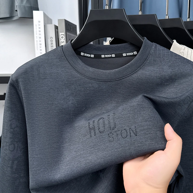 تي شيرت رجالي عالي الجودة بأكمام طويلة ورقبة مستديرة مطبوع ملابس داخلية غير رسمية مضادة للتجاعيد ملابس رجالية عصرية