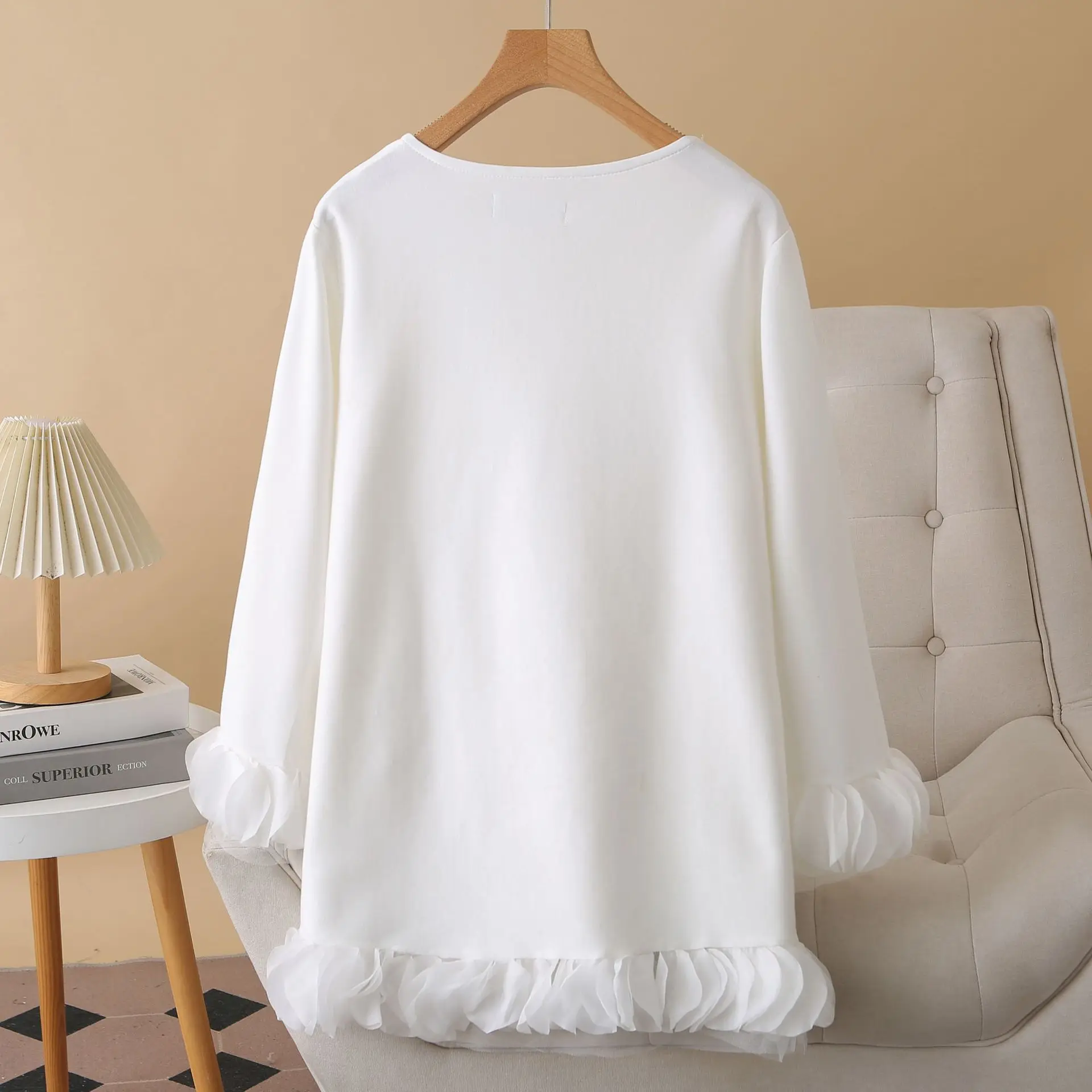 패션 플러스 사이즈 여성 티셔츠 가을 새 스타일 긴 소매 모달 스쿠버 뜨개질 직물 3 차원 레이스 탑 1705