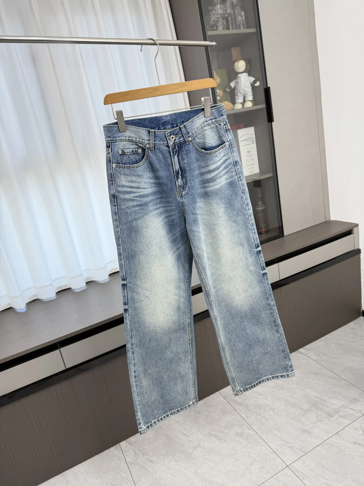 Washed Vintage Comfortable Casual Loose Straight Leg Jeans for Men Fashionable Urban Style Breathable Polyester Fabric