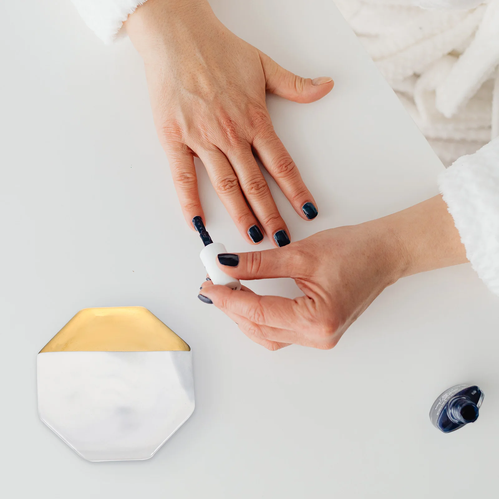 

Premium Nail Tip Display Board Marble-Look Manicure Palette Functional Nail Art Display Stand for Bedroom Salon Decorative