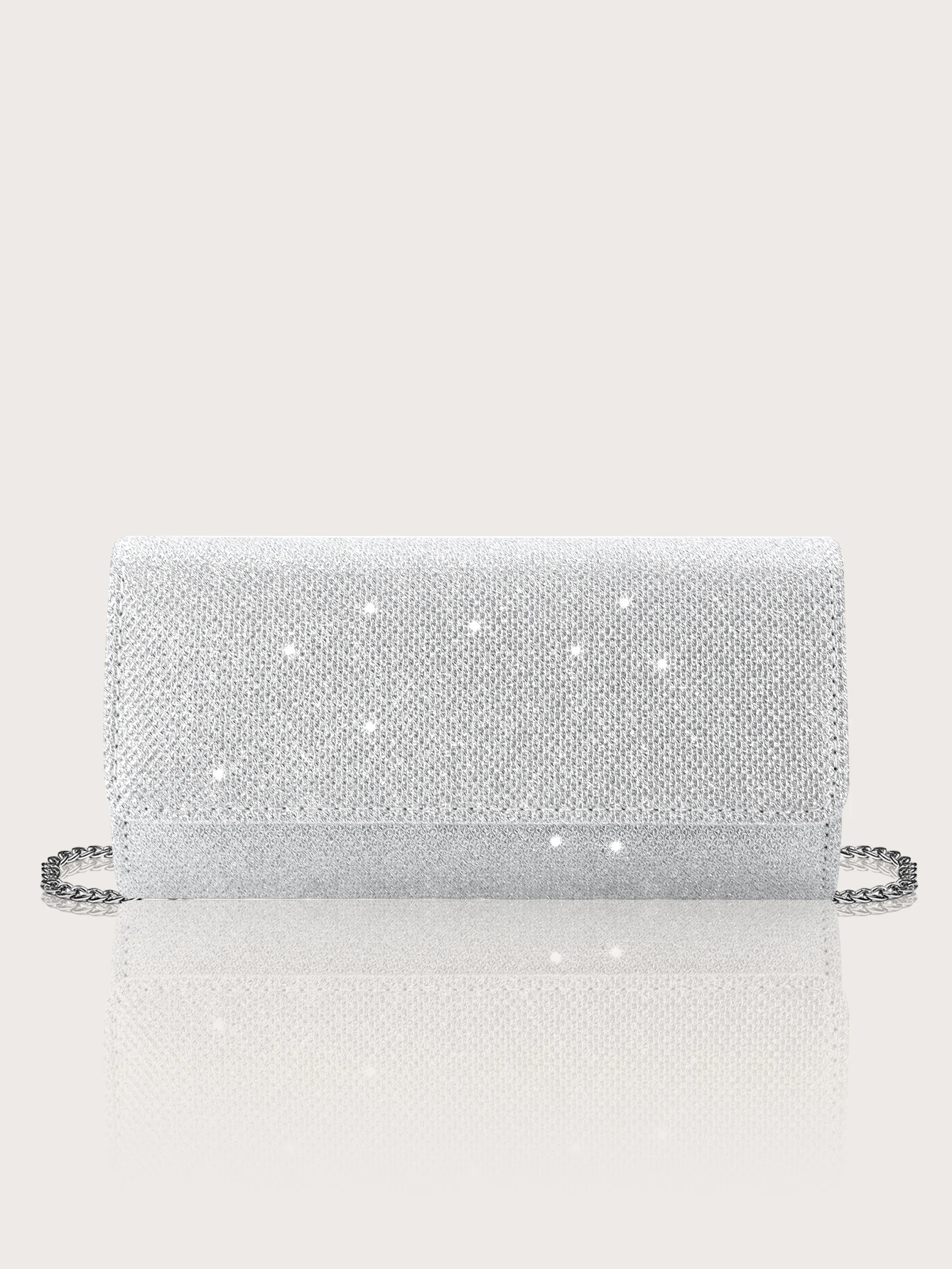 

A stylish and sparkling chain handbag for women, a trendy and dreamy party girl evening bag perfect for important occasions.