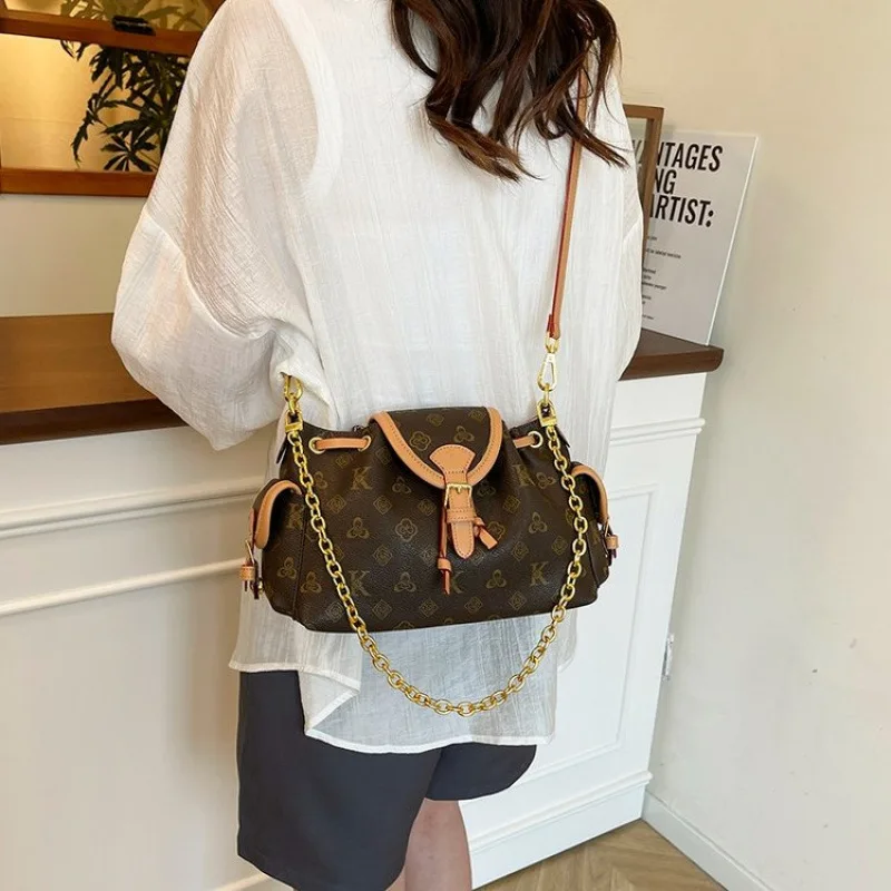 

‌2025 New Women's Horn Chain Bag - Multi-way Shoulder/Crossbody Purse, Small Designer Bag for Daily Outfit