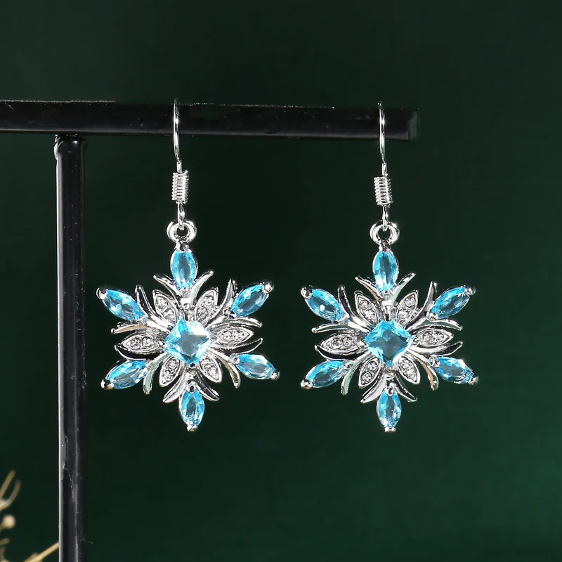 Christmas Theme Drop Earrings Snowflake Shaped Zircon Pendant Dangle Earrings For Women Sweet Drop Earrings Wedding Jewelry