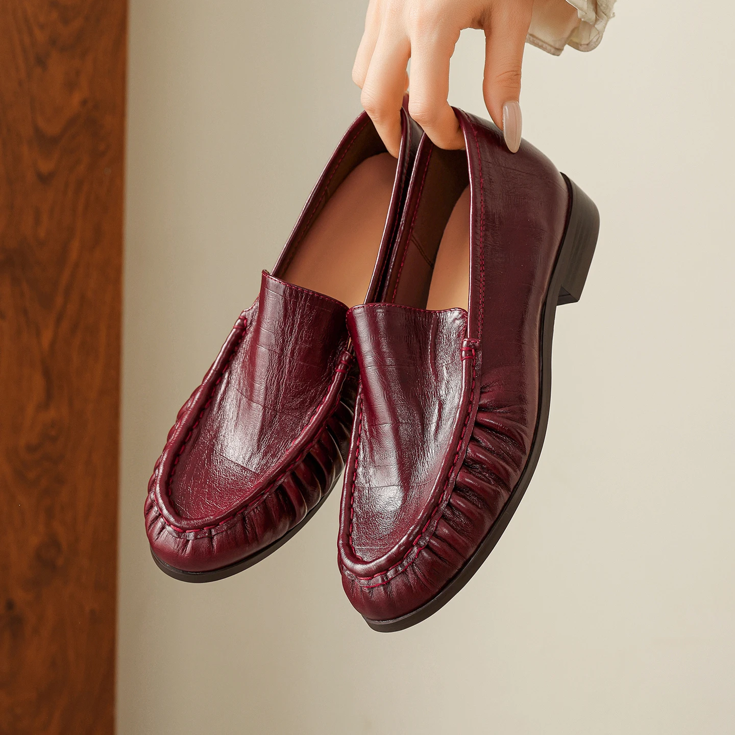 Genuine Leather Cowhide Women Shoes,Round Toe Retro Slip-on Women Loafers,Fashion Casual Ladies Shoes
