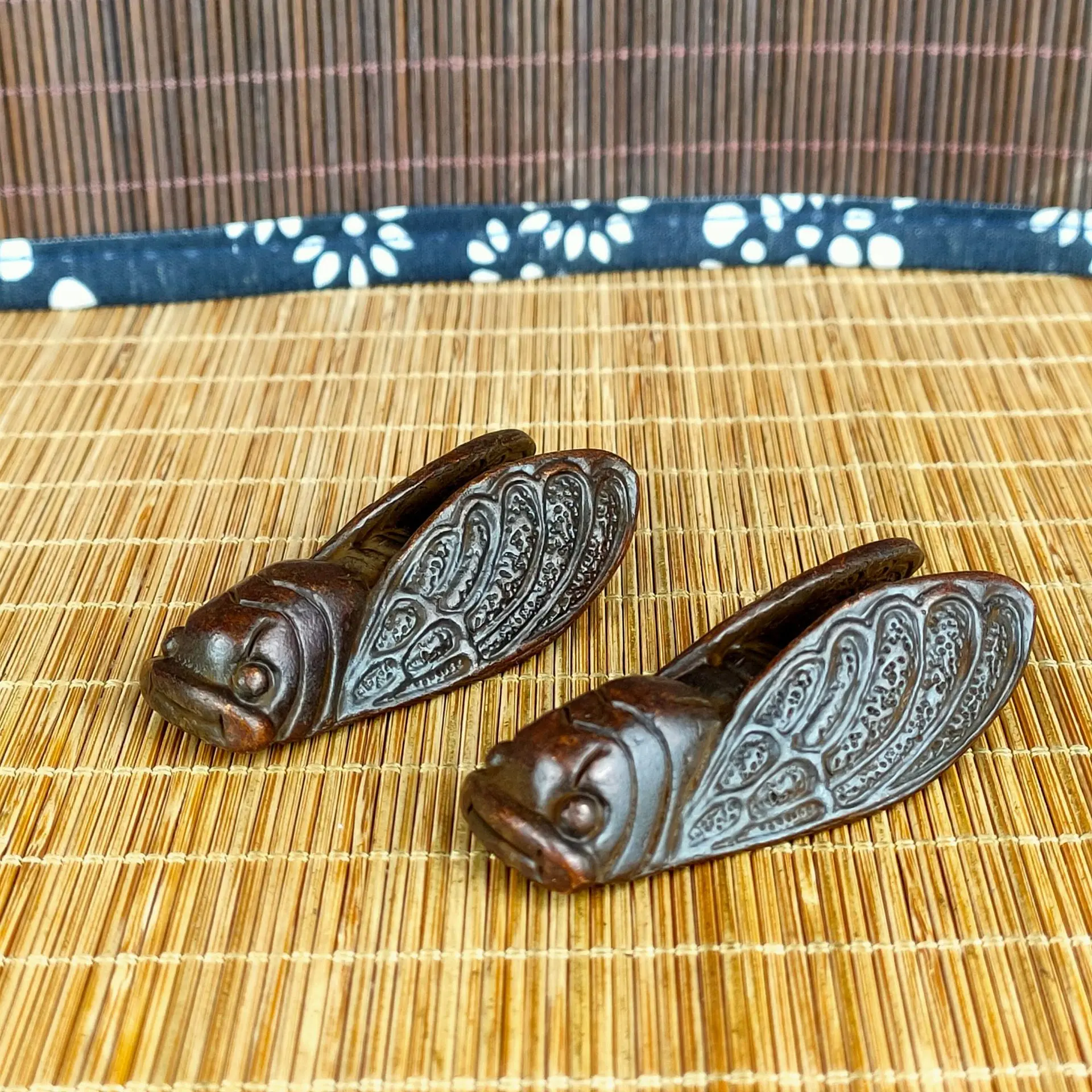 

Sculpture animal statue made old copper cicada handle piece retro cultural play cicada cicada blockbuster tea pet props