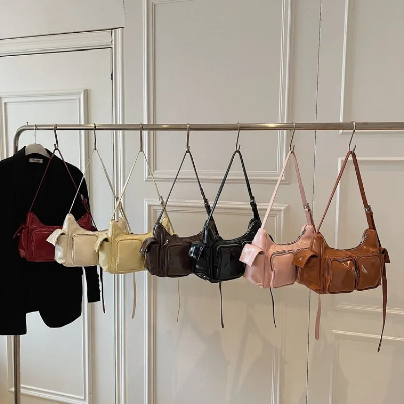 Tas Selempang Wanita Terbuat Dari Kulit Beludru Dengan Kualitas Tinggi Dan Tampilan Kasual Rapi Ala Paris ​