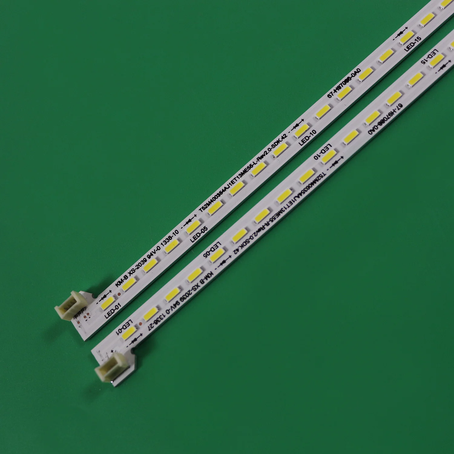 Tira de retroiluminação LED para L40F3500A-3D, L40F1590B, 67-H97088-0A0, T52M400354AJ1ET13ME5, LVF400SE2L, T52M400354AI1E, Novo, 2 peças