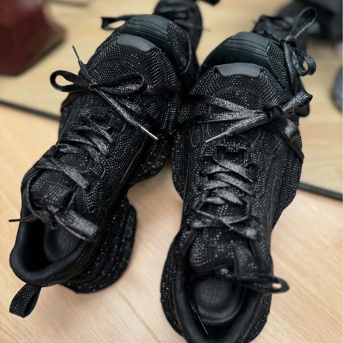 

2025 Gypsy Black Swan Rhinestone Thick-soled Fried Street Women's Autumn New Ins Straps Trendy Platform Sneakers Dad Shoes