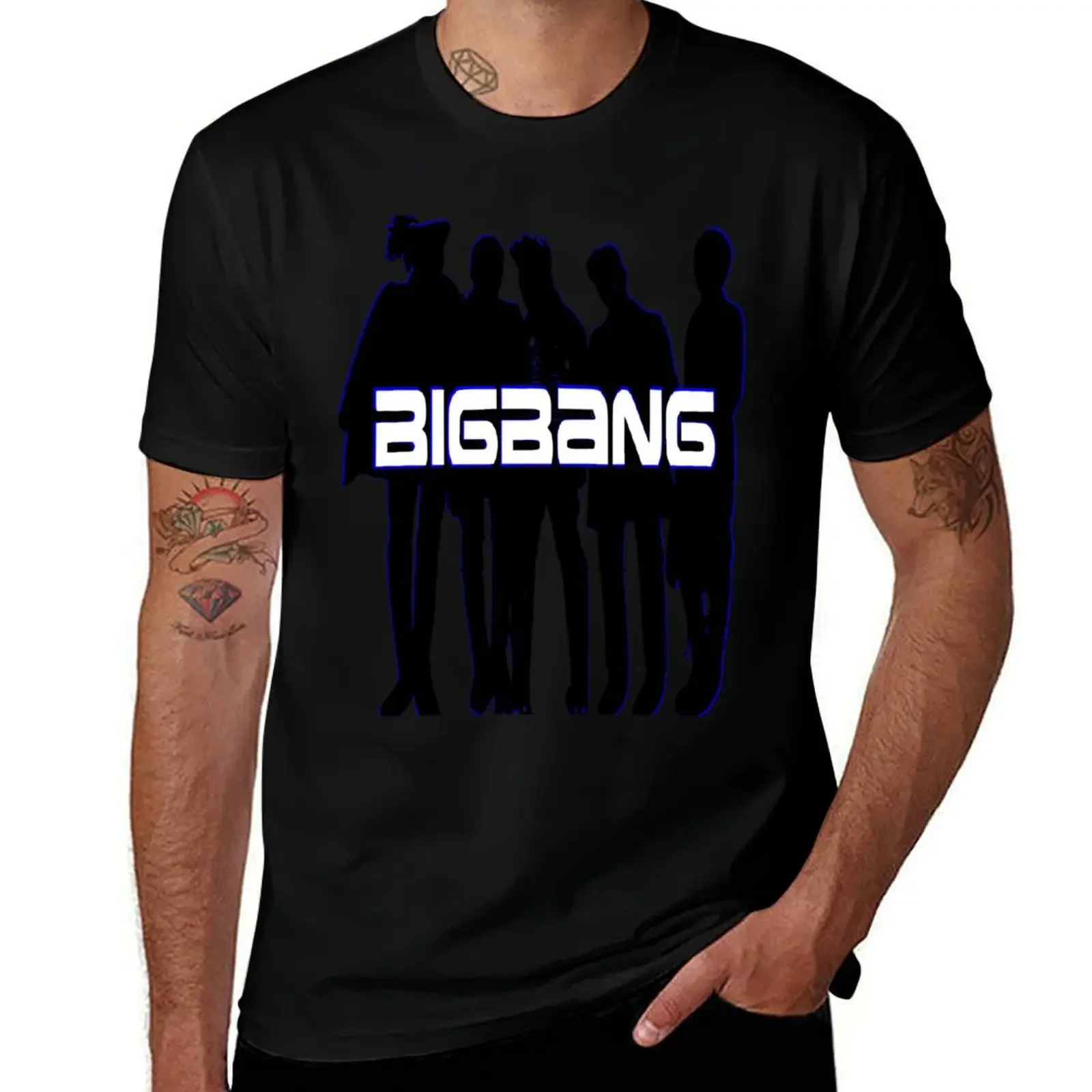 ??Love BigBang Cool K-Pop Clothes & Phone/iPad/Laptop/MackBook Cases/Skins & Bags & Home Decor Stationary?? T-Shirt