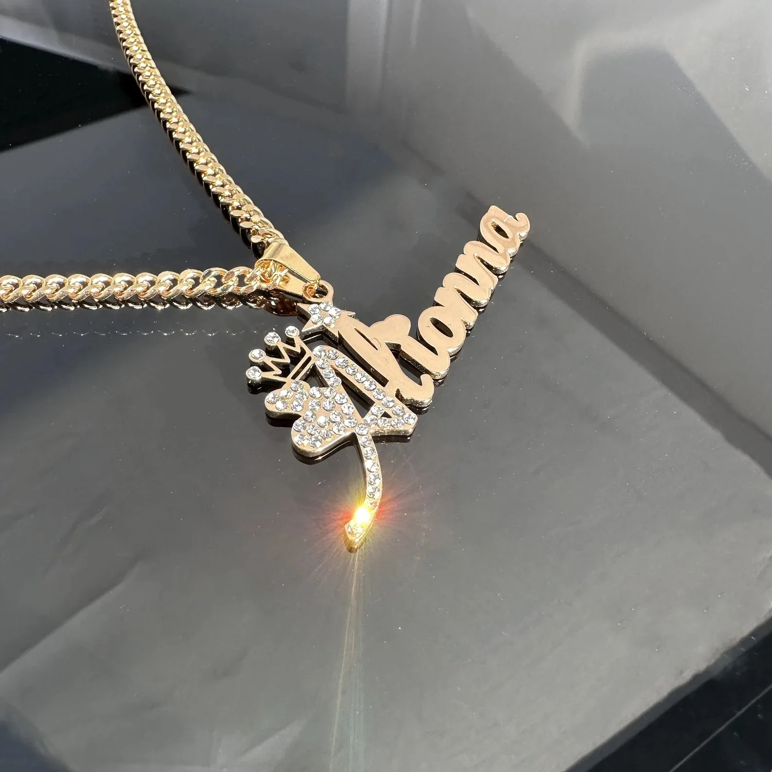 

Ожерелье с именем короны на заказ, персонализированные ювелирные изделия, сверкающая тиара, кулон для женщин и девочек, позолоченная 18 К, подарок из нержавеющей стали