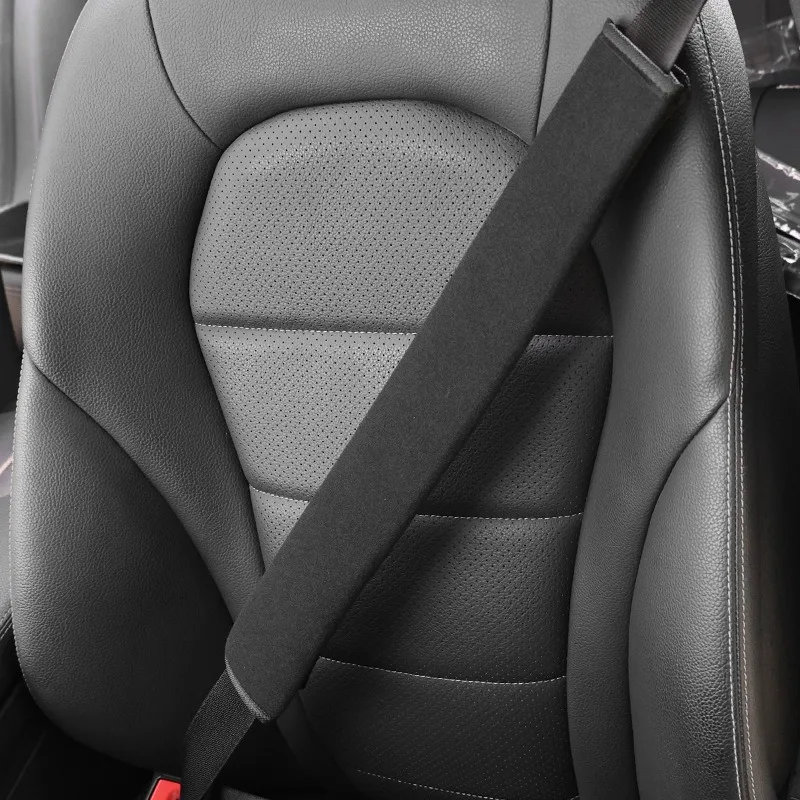 

Extra-long seat belt cover, high quality and soft, no neck friction, protects your clothes and provides ultimate comfort