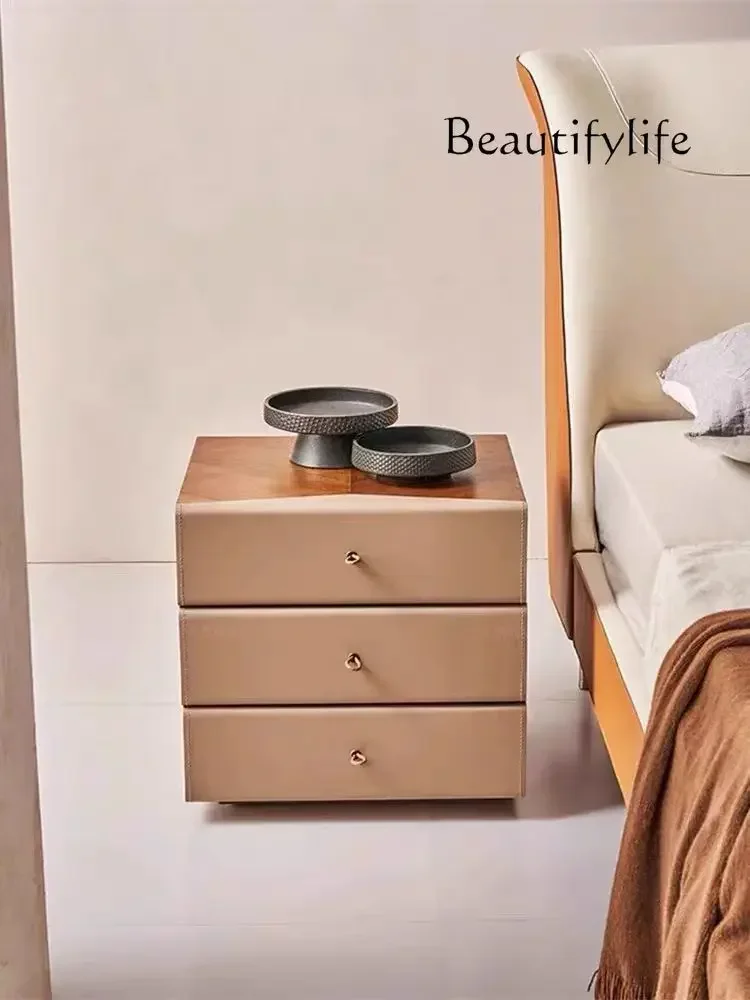 طاولة بجانب السرير دوارة من الخشب الصلب الإيطالي البسيط من NN W، طاولة بجانب السرير لغرفة النوم الراقية، خزانة بسيطة من حبوب الجوز