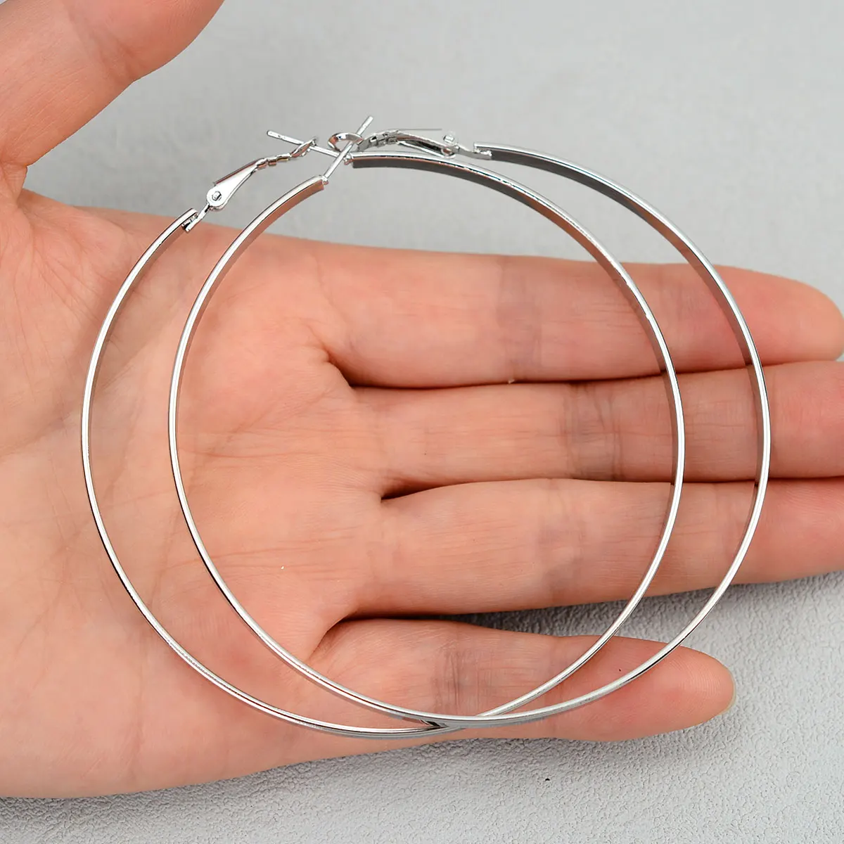 Fashion Silver Color Large Flat Hoop Earrings Geometric Metal Small Circle Earrings for Women Men Punk Statement Jewelry Gift