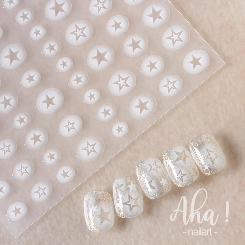 Elegante Herz & Sterne Nagel abziehbilder-weißes Farbverlauf hohles Design, selbst klebende Nail Art Aufkleber, romantische Maniküre Akzente