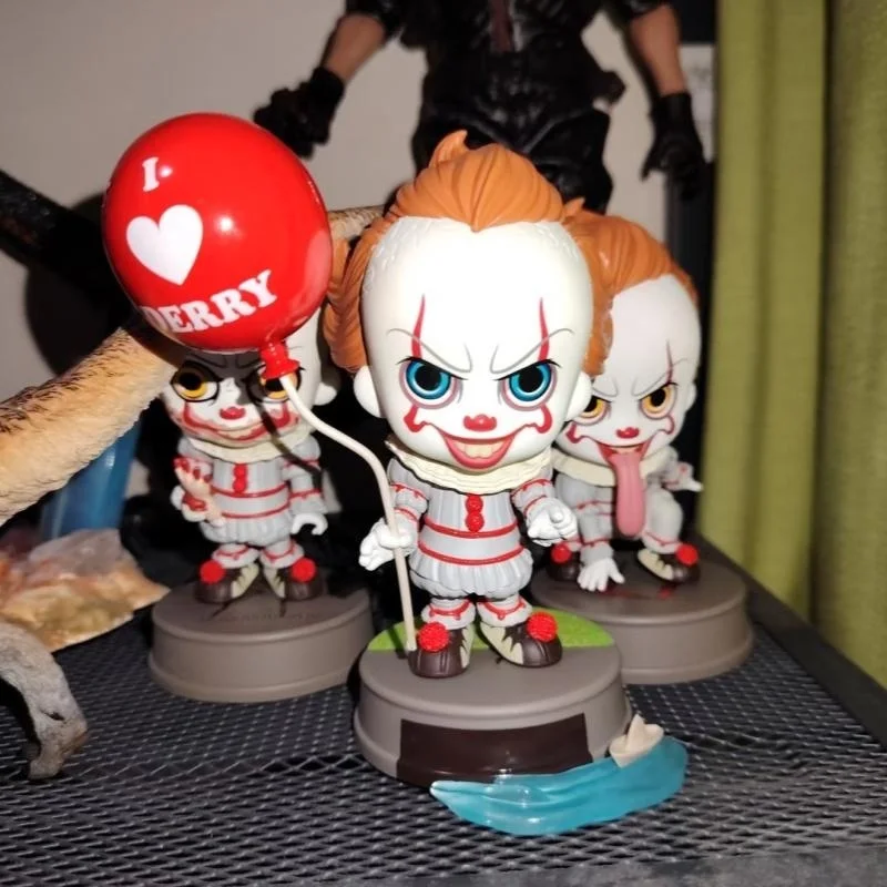 HotToys Resurrected Joker Pennywise COSBABY Mini Collection Figurine de collection individuelle pour présentation
