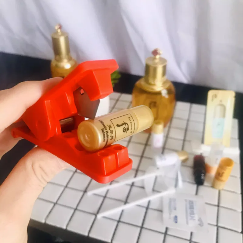 

Filling Tool Facial Cream Emulsion Sample Separation Tool Bottle Travel Squeeze Sample Makeup Tool for 5ml Sample Bottle Cutter