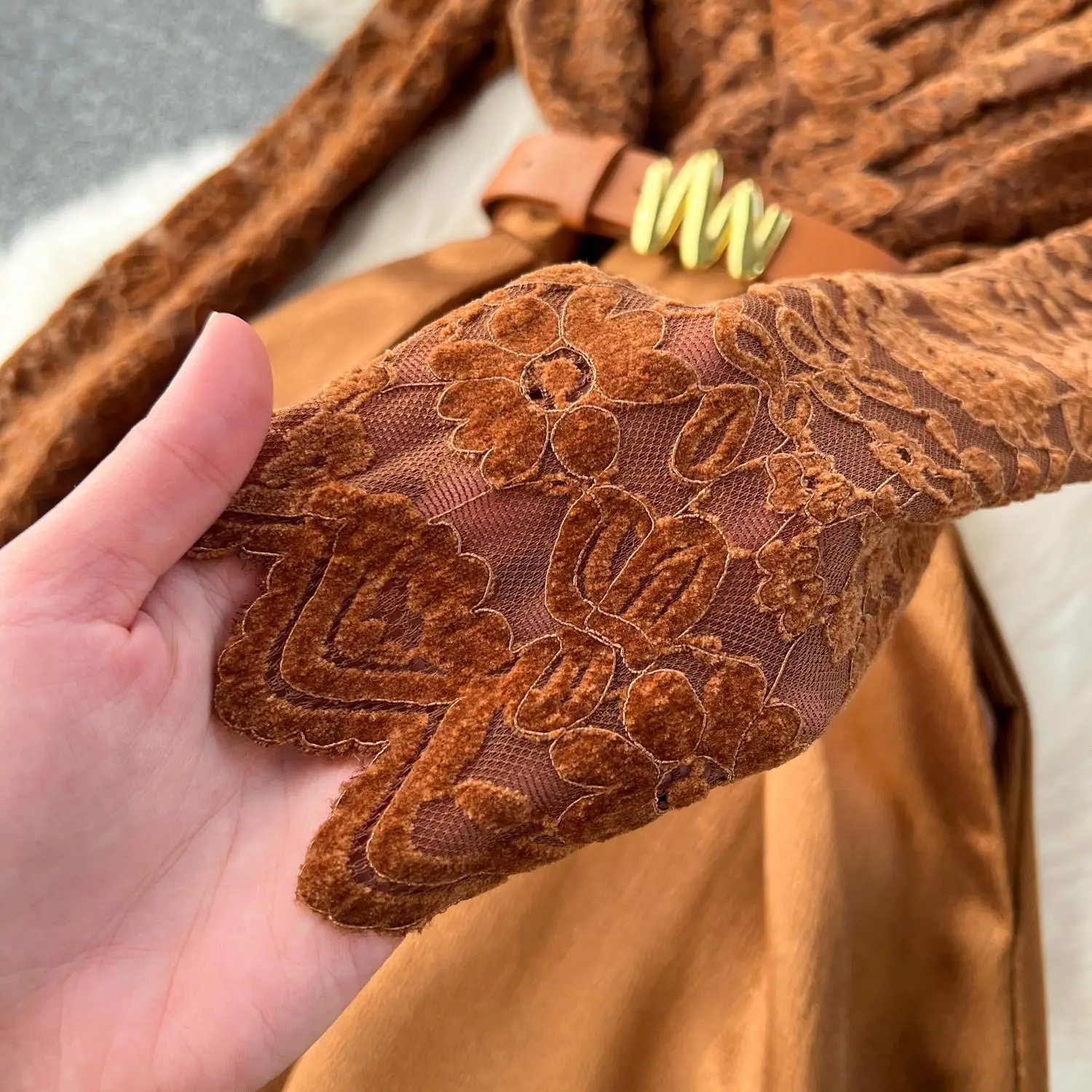 Runway Luxury Embroidery Lace Patchwork Midi Dresses For Women's Elegant V-Neck Hollow-Out Long Sleeve Brown Black Dress