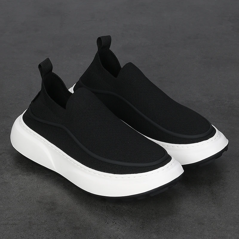 

The Trend of All Matching Thick Soled Breathable Mesh Cloth Shoes Fashion Black Low-top Board Shoes Casual Men's Fashion Shoes