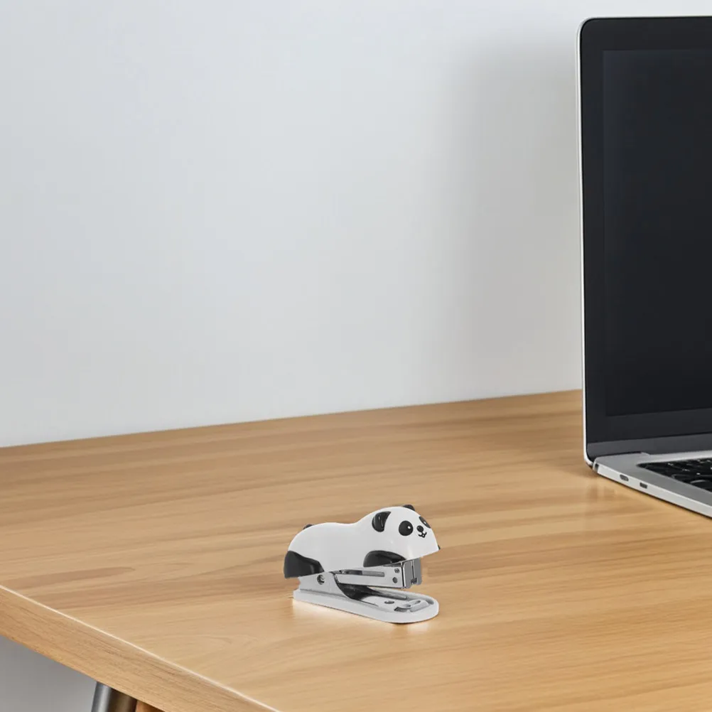 

3 шт. милых мини-степлеров в виде панды, маленькие портативные настольные степлеры для офиса, дома, школы, канцелярские принадлежности для взрослых