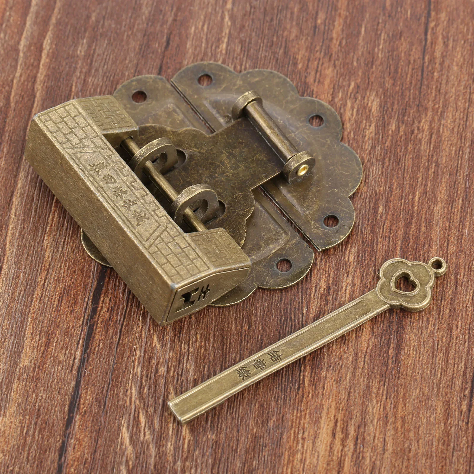 Antique Furniture Chinese Old Box Latch Hasp Buckle Clasp and Antique Bronze Lock Padlock for Cabinet Jewelry Wooden Box