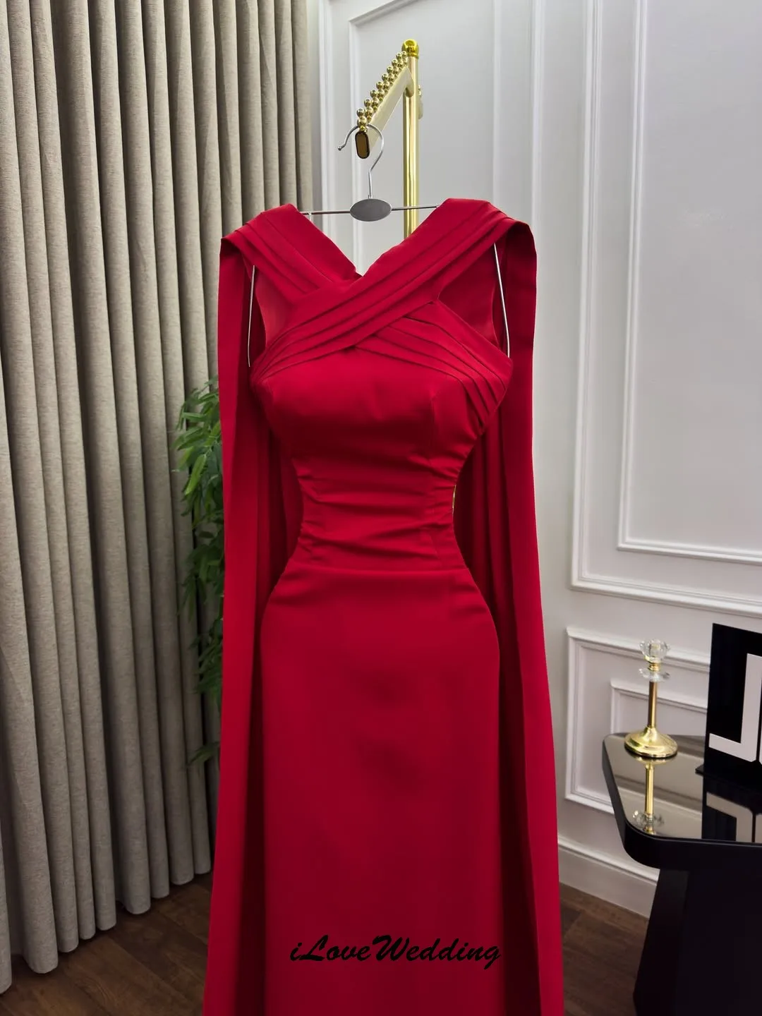 Czerwone Eleganckie Sukienki na Bal Bez Rękawów 2025 Sukienka na Wesele dla Kobiet Gości Plisowane Suknie Formalne Długie do Podłogi Gala Szyte na Miarę