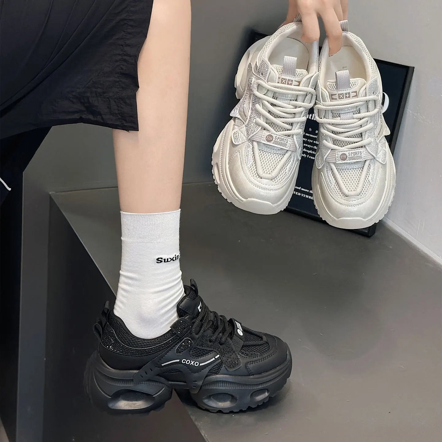 

Women Thick Soled Height Increasing Dad Shoes with Breathable Mesh Surface Small and Versatile Sports and Leisure Shoes