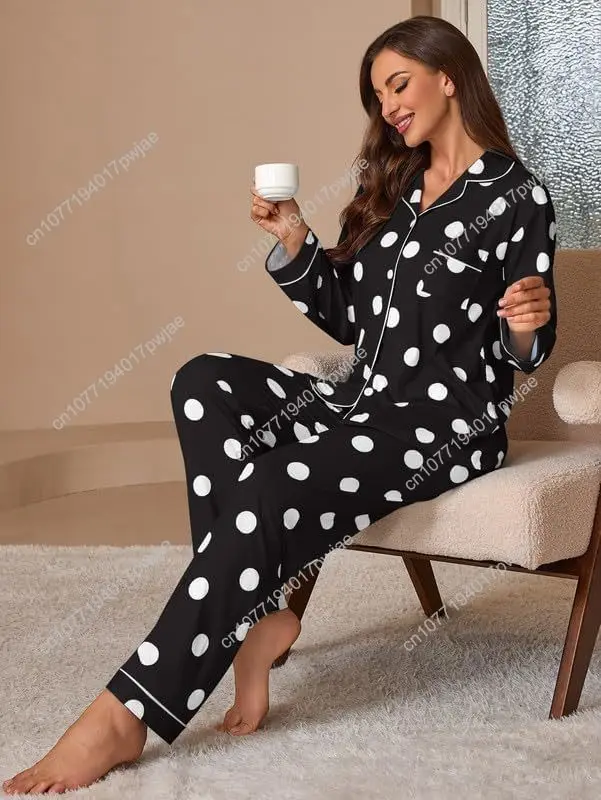 ชุดนอนผู้หญิงแบบ 2 ชิ้น ชุดลำลองแขนยาวติดกระดุม ลายจุดน่ารัก ชุดนอนเนื้อนุ่ม มีกระเป๋าหน้าอก