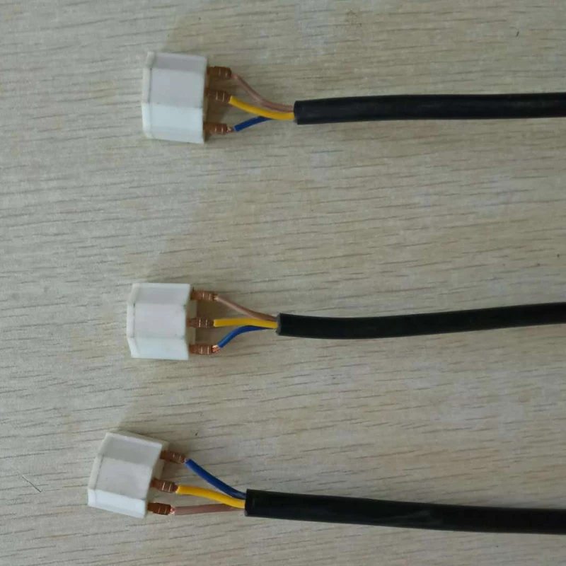 Attrezzatura automatica per la produzione di cavi con macchina per crimpare cavi a 3 pin con alimentazione a piastra vibrante e terminale di punzonatura